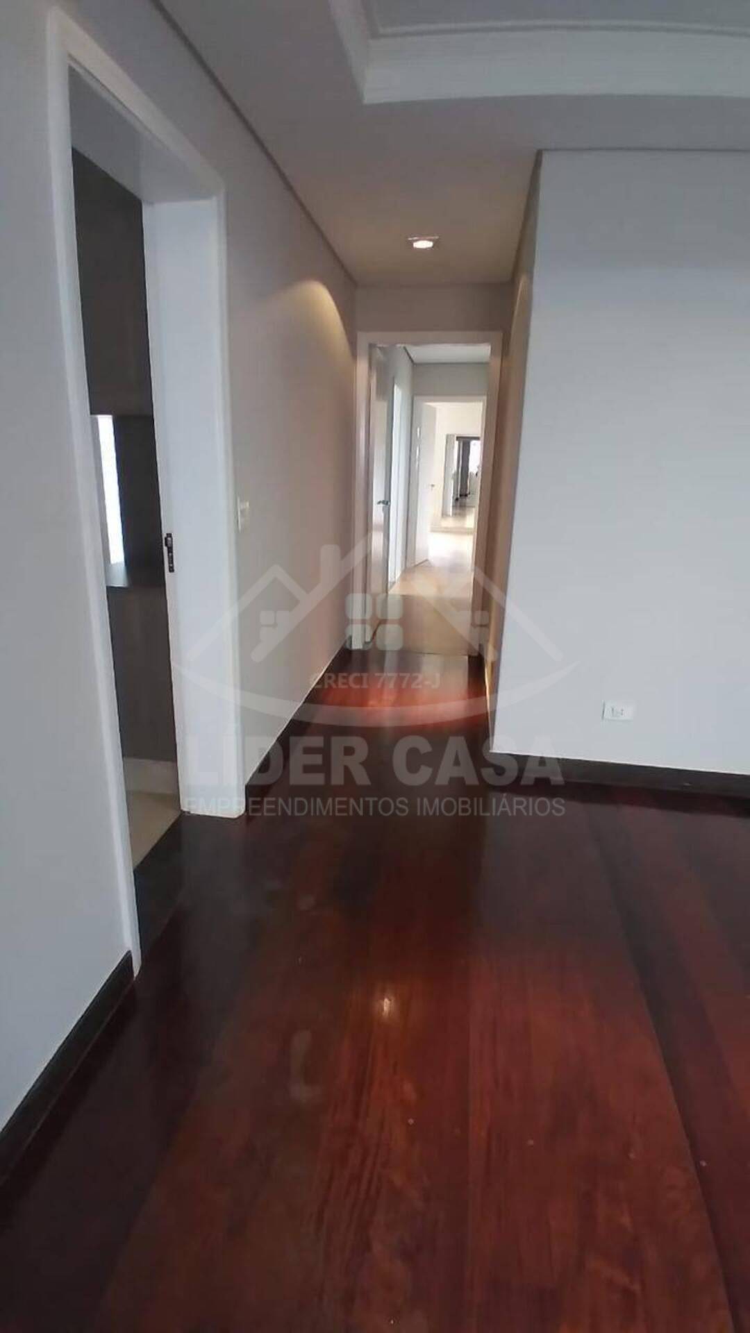 Apartamento à venda com 3 quartos, 153m² - Foto 9