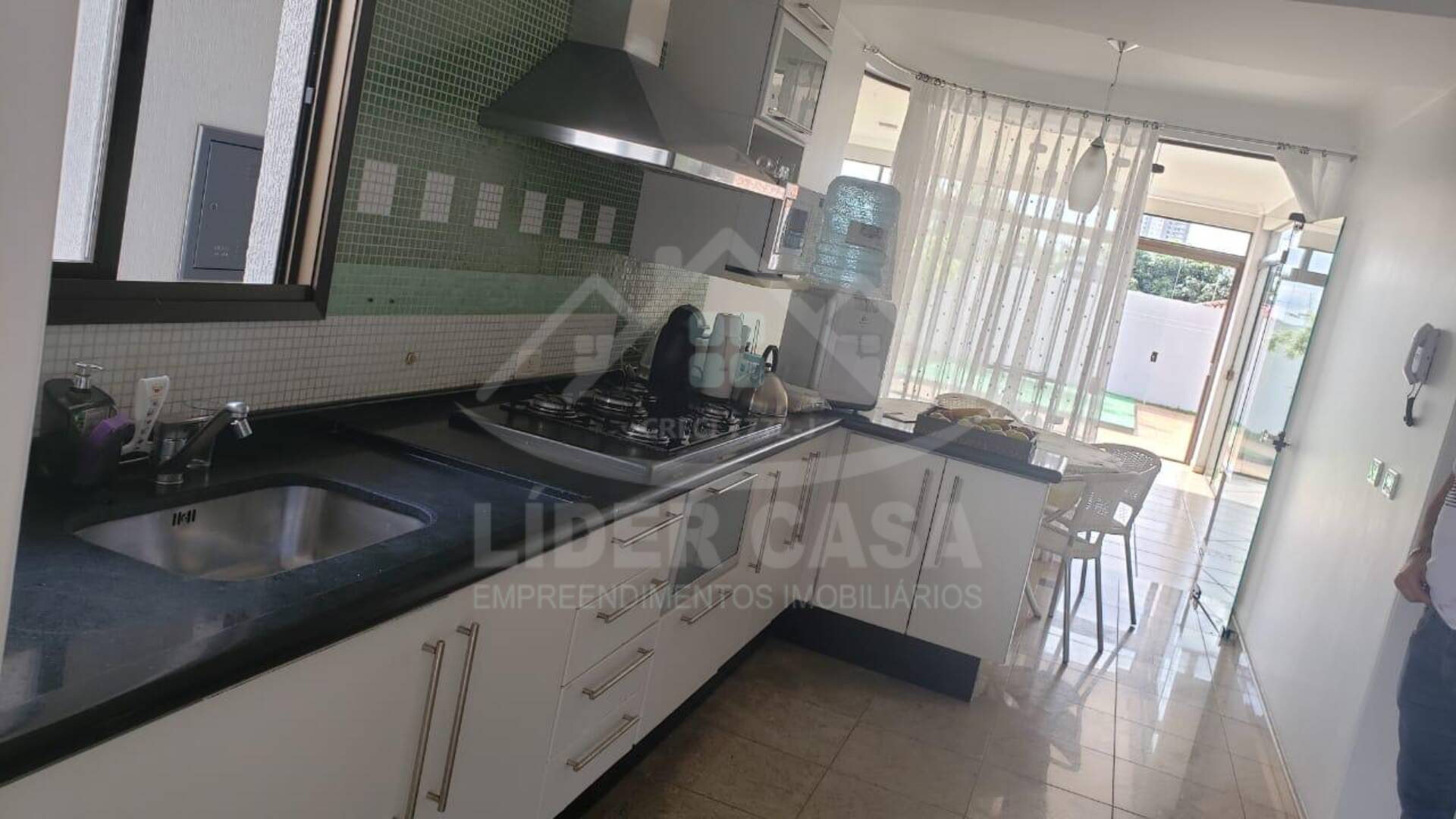 Casa à venda com 3 quartos, 305m² - Foto 13