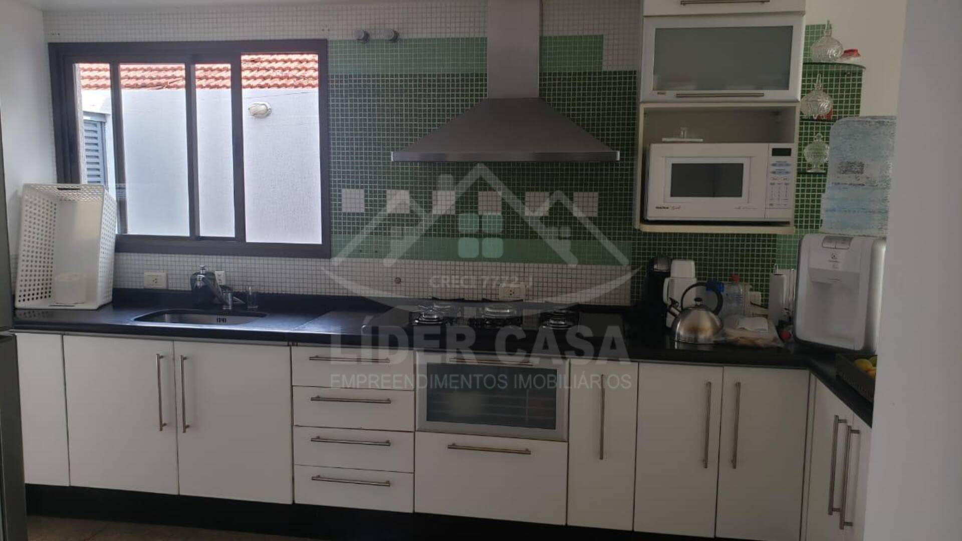 Casa à venda com 3 quartos, 305m² - Foto 14