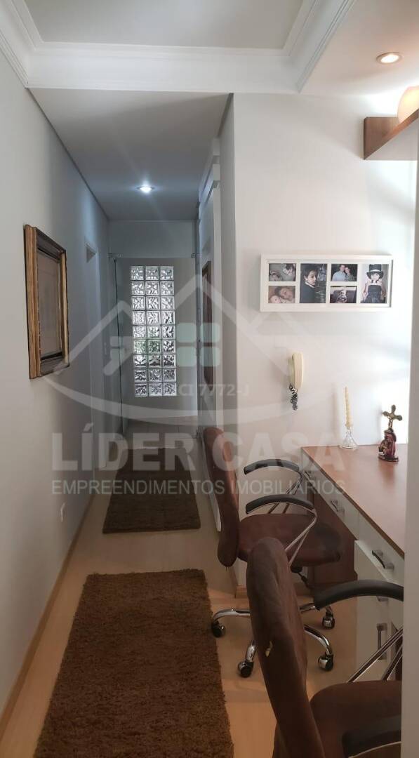 Casa à venda com 3 quartos, 305m² - Foto 11