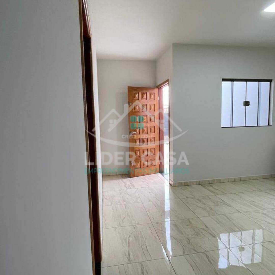 Casa à venda com 3 quartos, 80m² - Foto 4